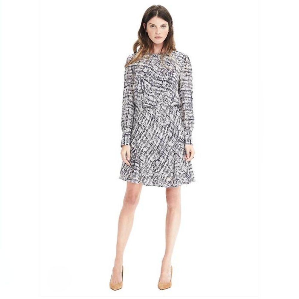 Banana Republic Asymmetrical Pleat‎ Dress Knee Length Gray And Black Size Small